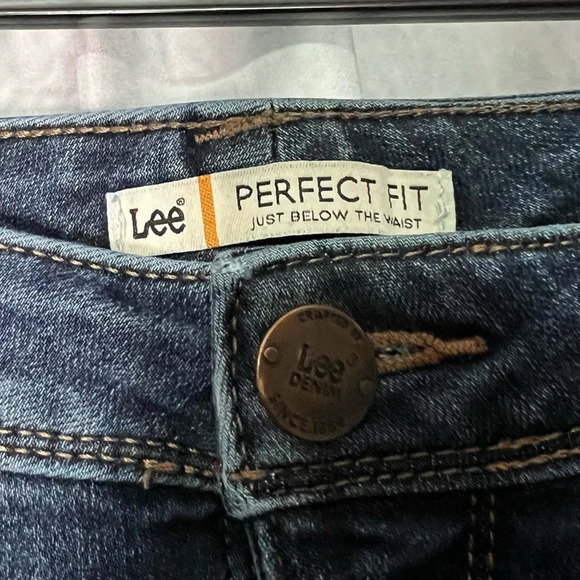 Lee Perfect Fit Just Below The Waist Medium Dark Wash Jeans - size 4 - Picture 5 of 10